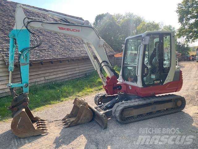 Takeuchi TB250 Midi rýpadla 7t - 12t