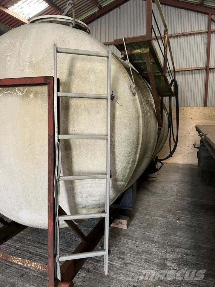  15.000 L vandtank Násypky, fukary a dopravníky