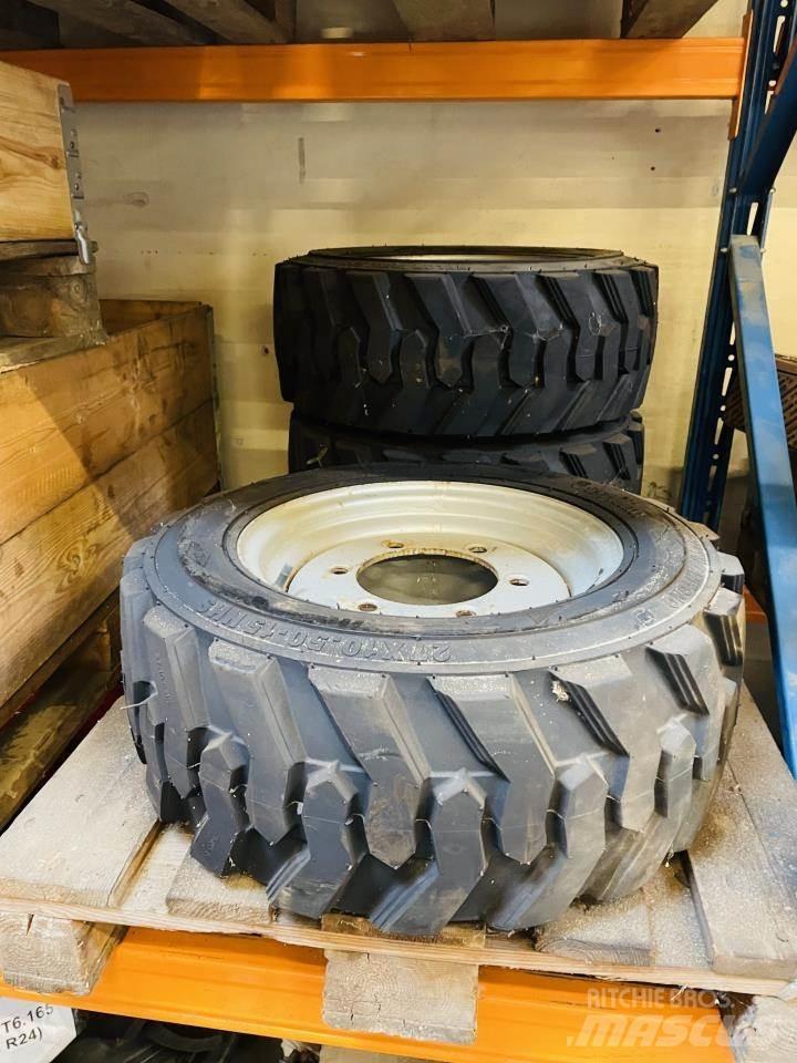  27X10,5X15 Pneumatiky, kola a ráfky