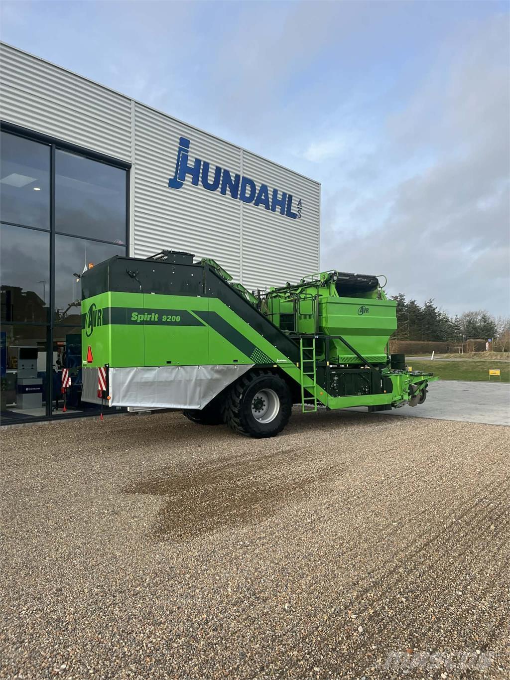 AVR 9200 CR Bramborové kombajny / sklízeče