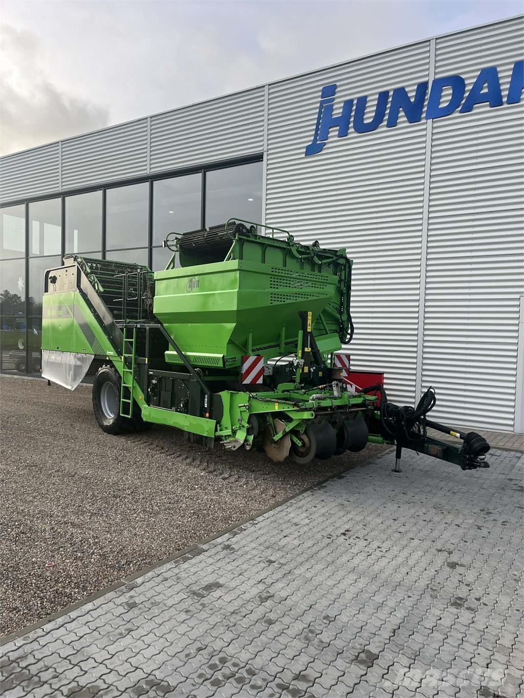 AVR 9200 CR Bramborové kombajny / sklízeče