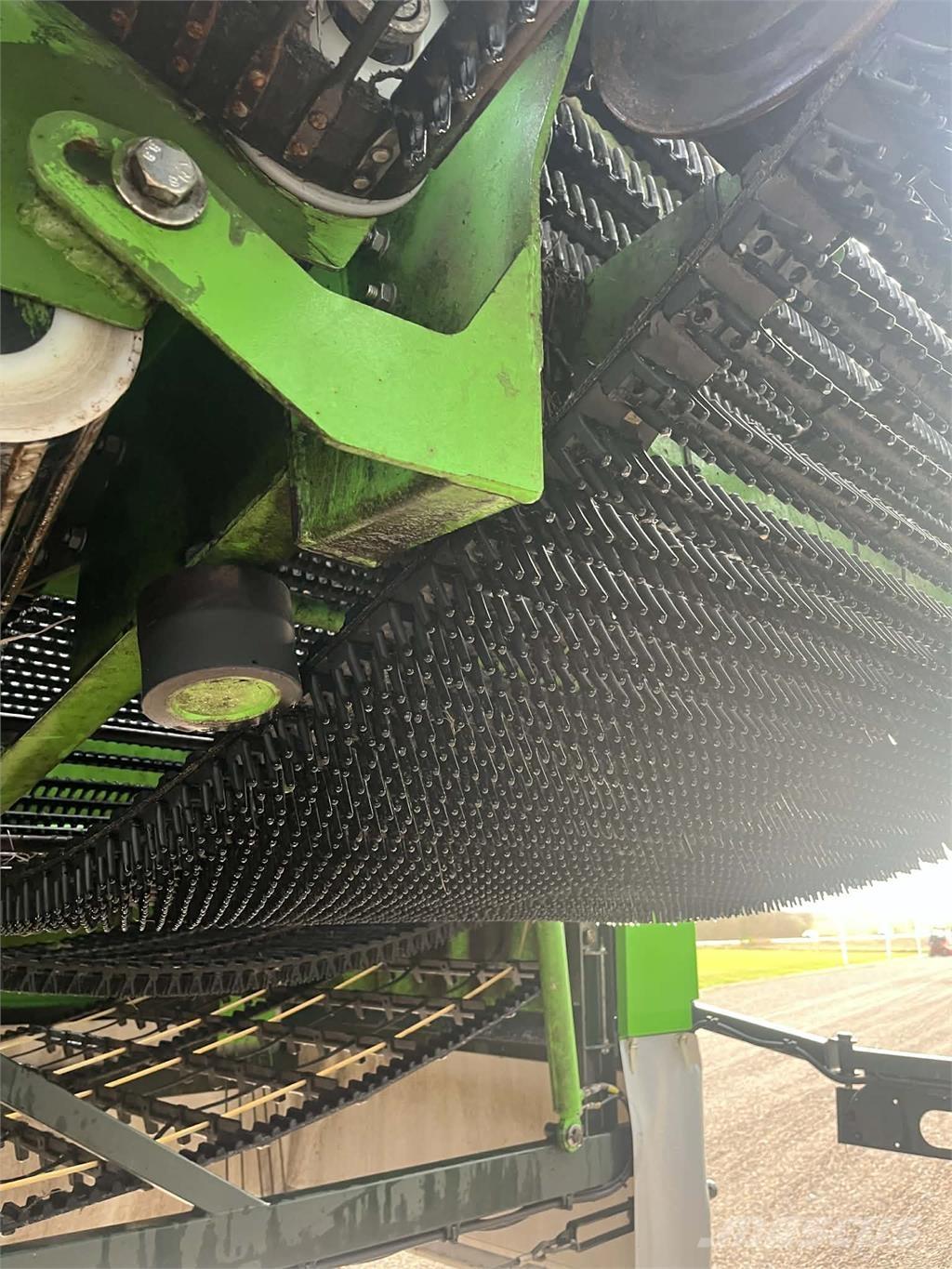 AVR 9200 CR Bramborové kombajny / sklízeče