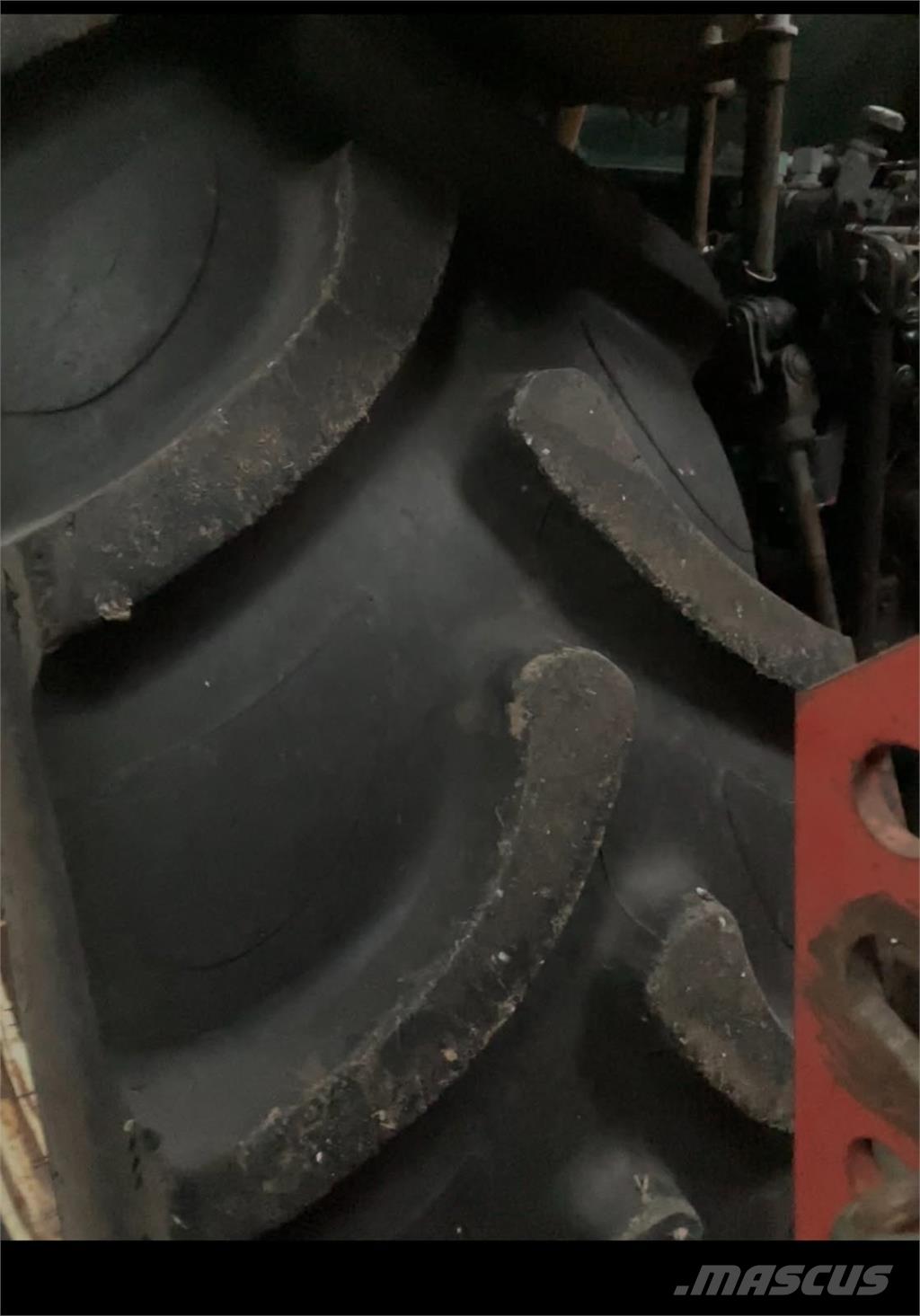 BKT 520/70R38 Pneumatiky, kola a ráfky