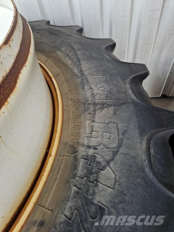BKT 520/85R42 Pneumatiky, kola a ráfky