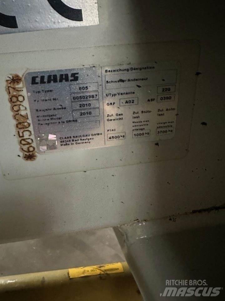 CLAAS LINER 3000 Obraceče a shrabovače sena