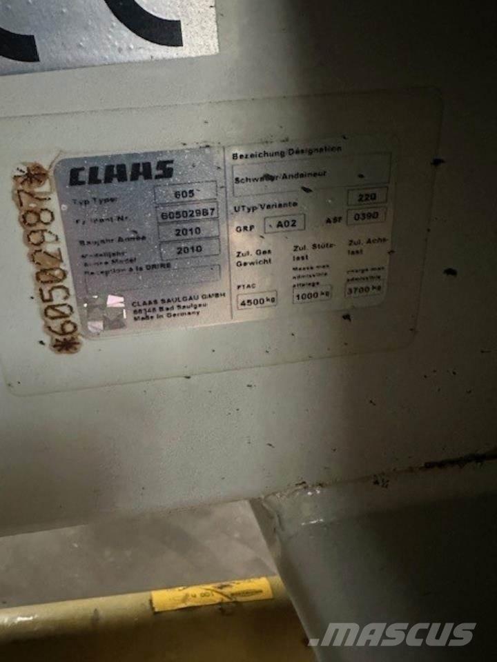 CLAAS LINER 3000 Obraceče a shrabovače sena
