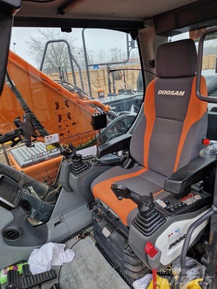 Doosan 255-5 Pásová rýpadla