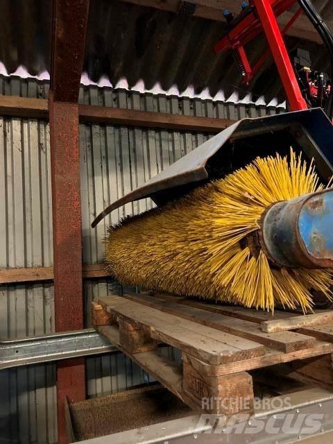 GMR FM 1200 KOST Zametací stroje