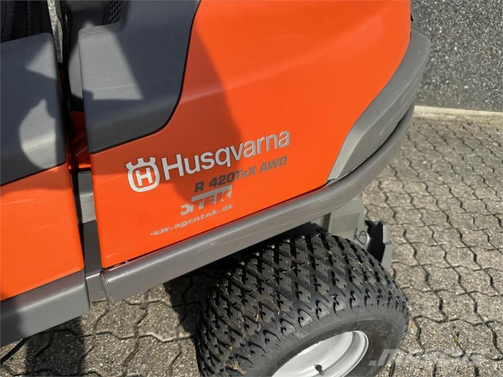 Husqvarna 405X Kompaktní traktory