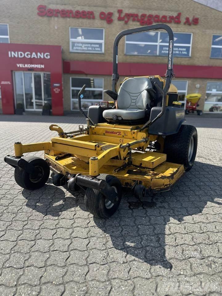 Hustler Z RD Kompaktní traktory