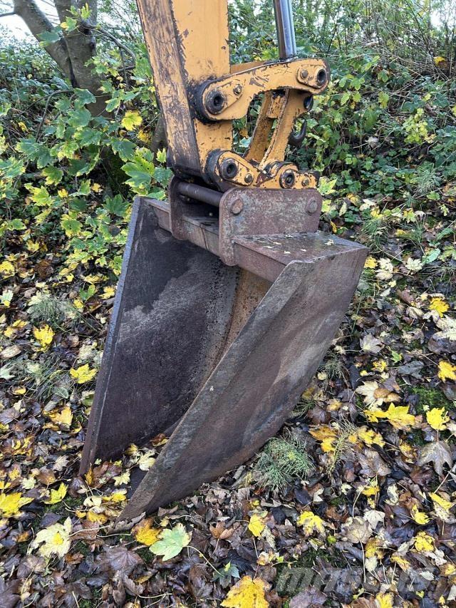 Hydrema 806 Rýpadlo-nakladače