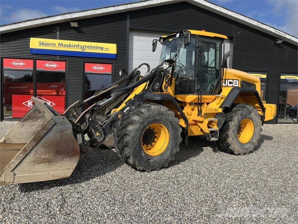 JCB 427 HT Kolové nakladače