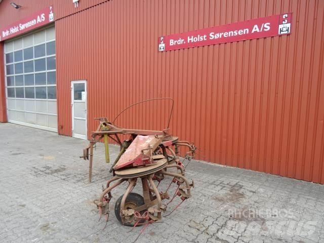 JF CR 320 Obraceče a shrabovače sena