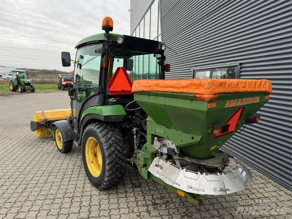 John Deere 2036R Kompaktní traktory