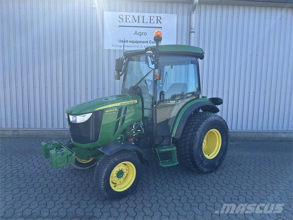 John Deere 4052R Kompaktní traktory