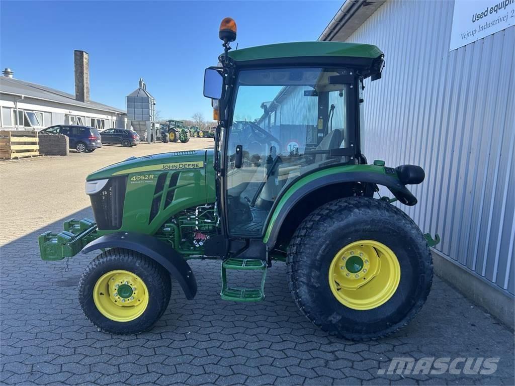 John Deere 4052R Kompaktní traktory