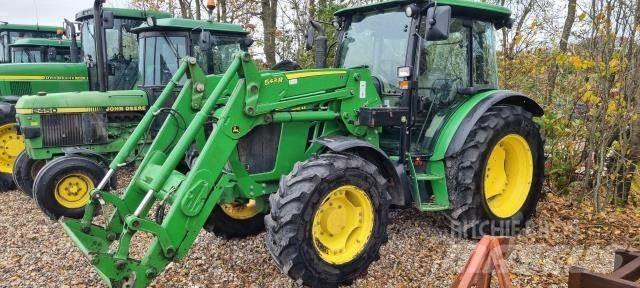 John Deere 5115M Traktory