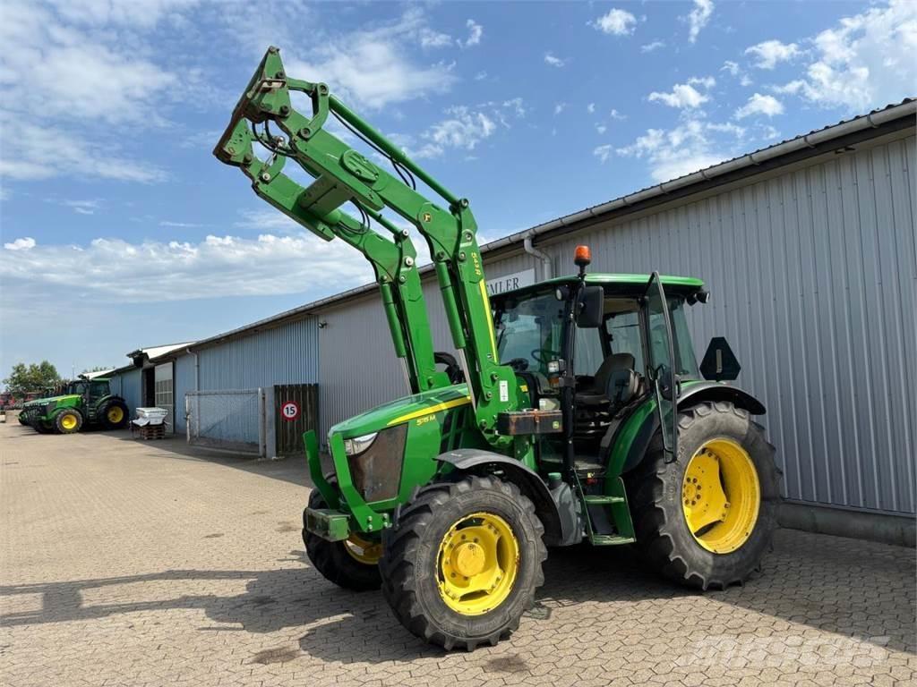 John Deere 5115M Traktory