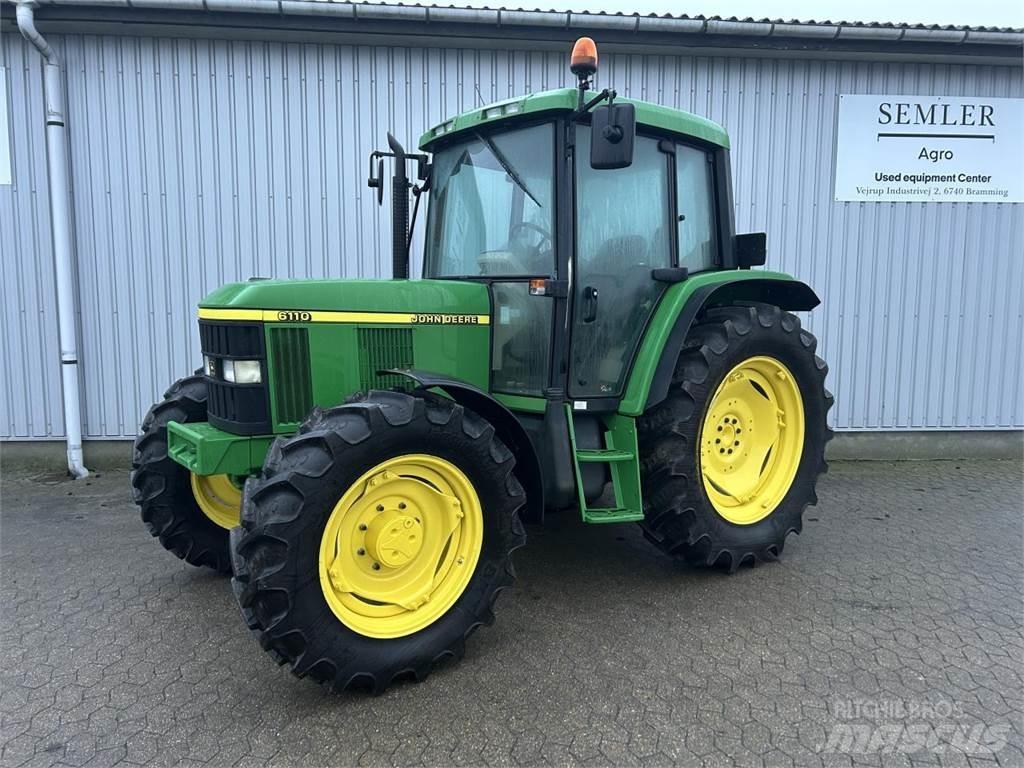 John Deere 6110 Traktory