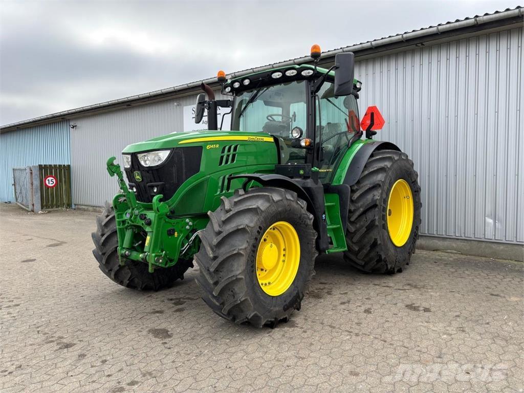John Deere 6145R Traktory