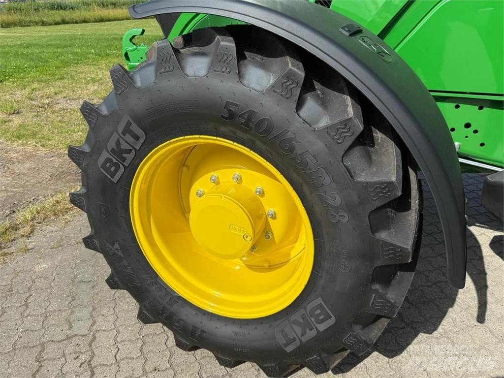 John Deere 6155M Traktory