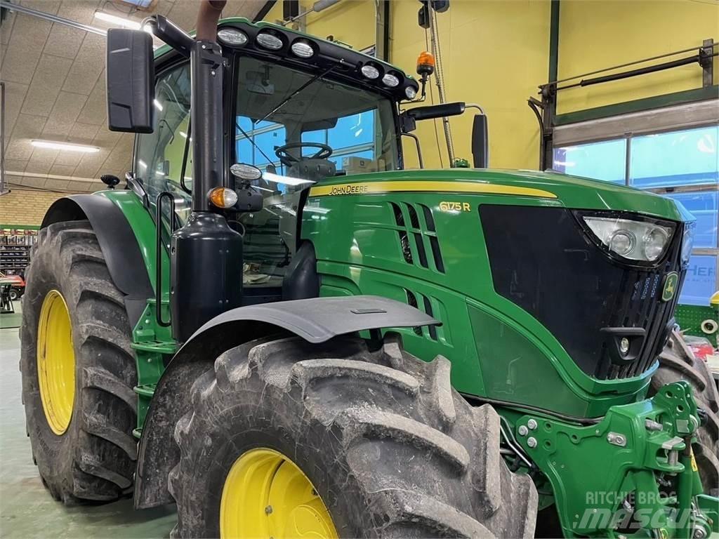 John Deere 6175R Traktory