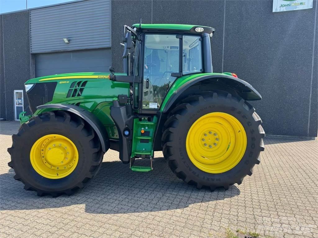 John Deere 6195M Traktory