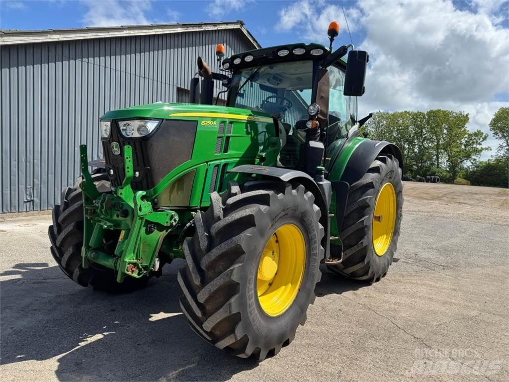 John Deere 6250R Traktory