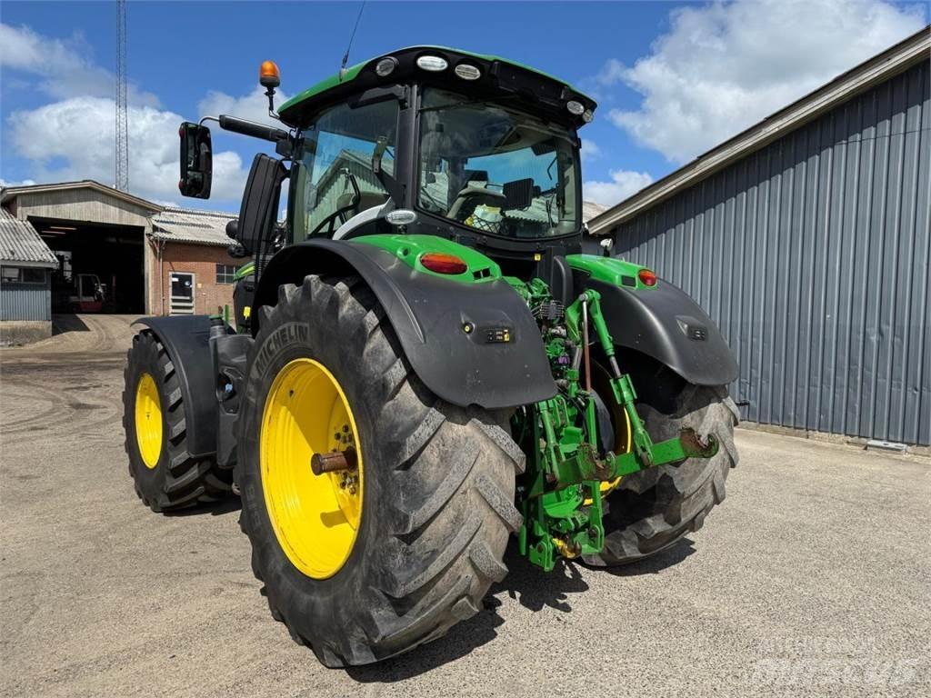 John Deere 6250R Traktory