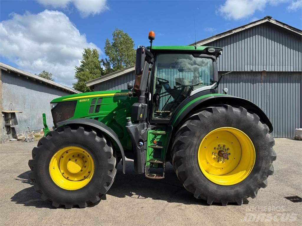 John Deere 6250R Traktory