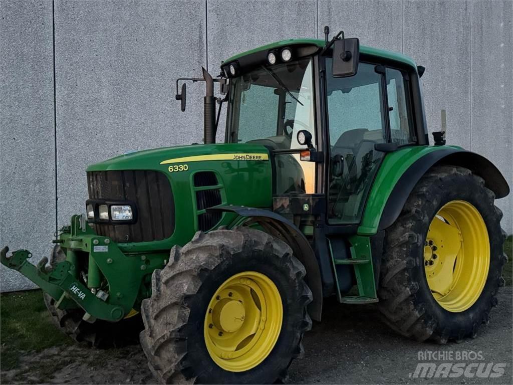 John Deere 6330 Traktory