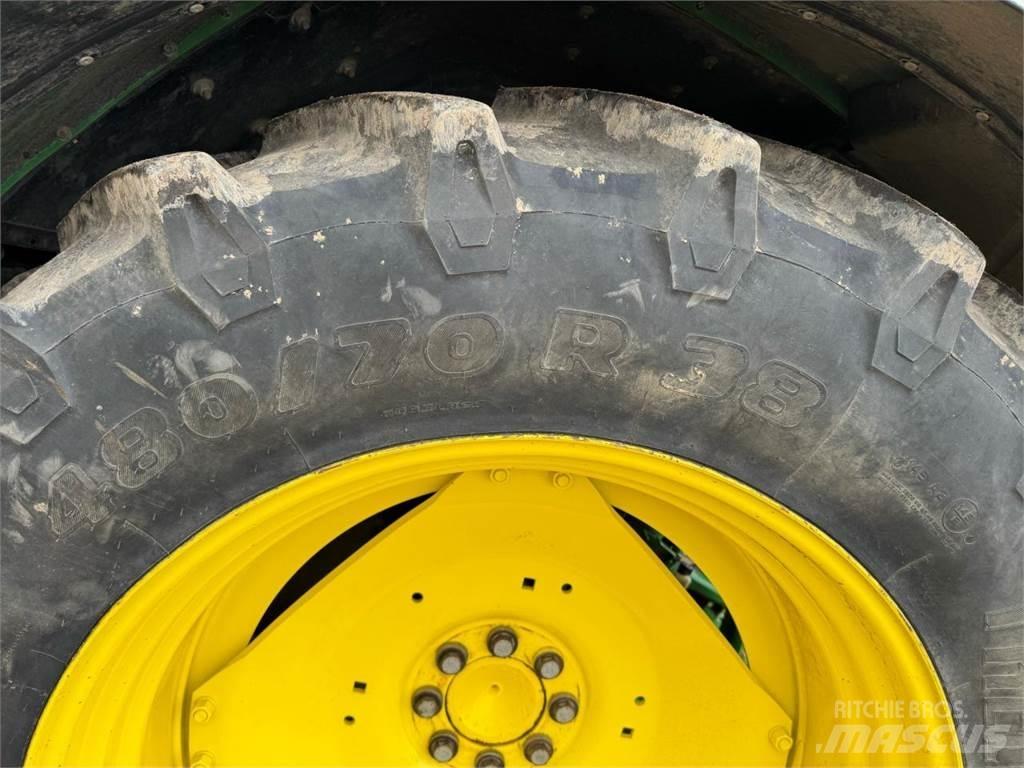 John Deere 6330 Traktory