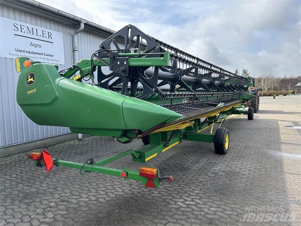 John Deere 640D Kombajnové hlavice