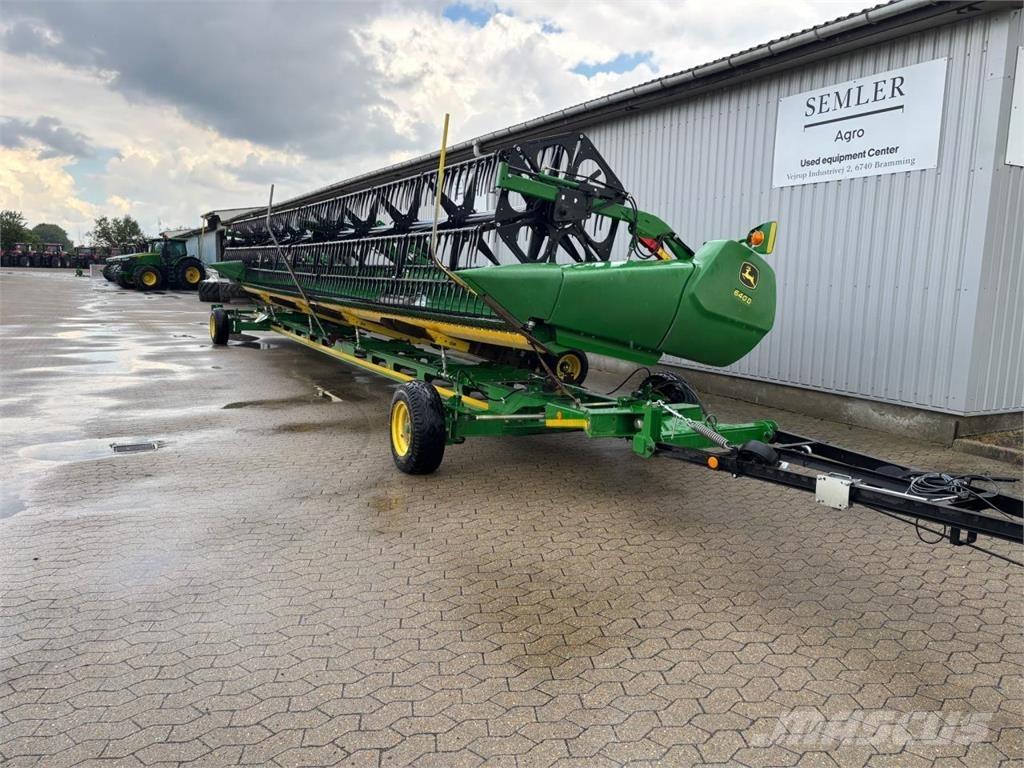 John Deere 640D Kombajnové hlavice