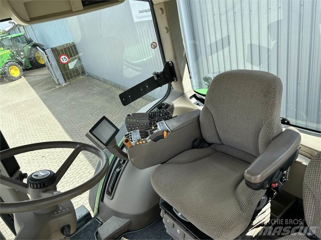 John Deere 7230R Traktory