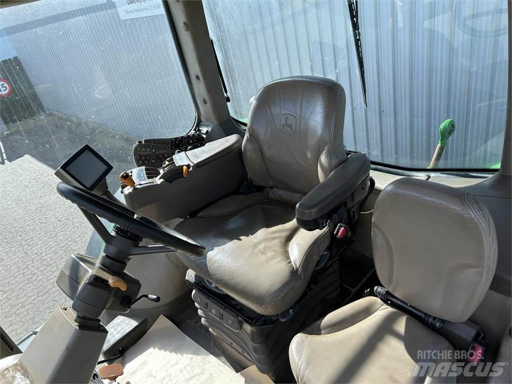 John Deere 7230R Traktory