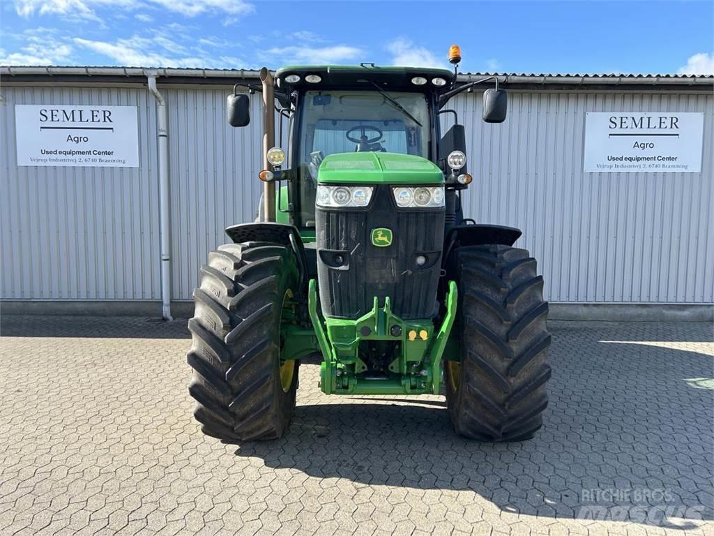 John Deere 7230R Traktory