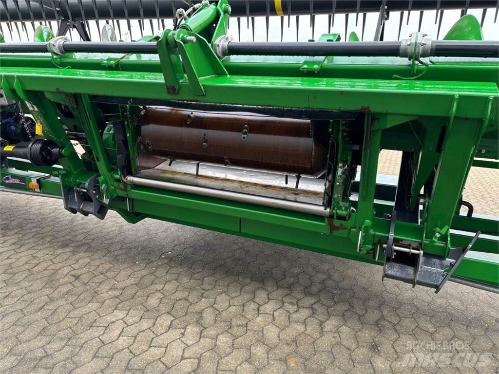 John Deere 735D Kombajnové hlavice