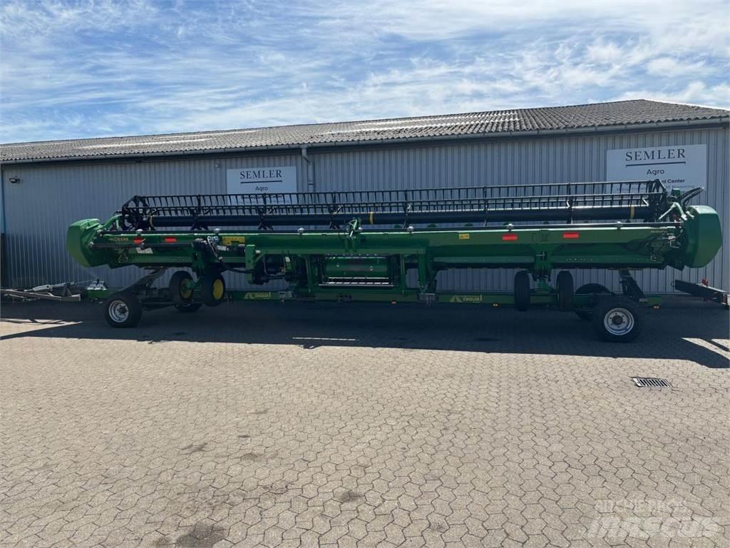 John Deere 735D Kombajnové hlavice