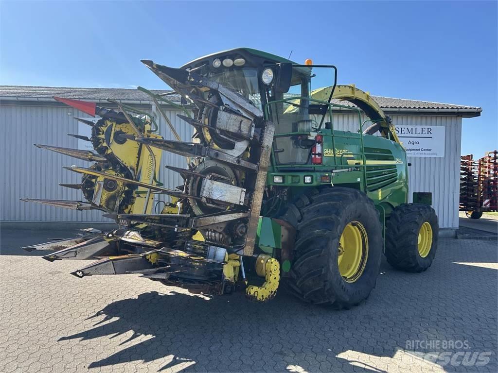 John Deere 7400 Sklízecí řezačka