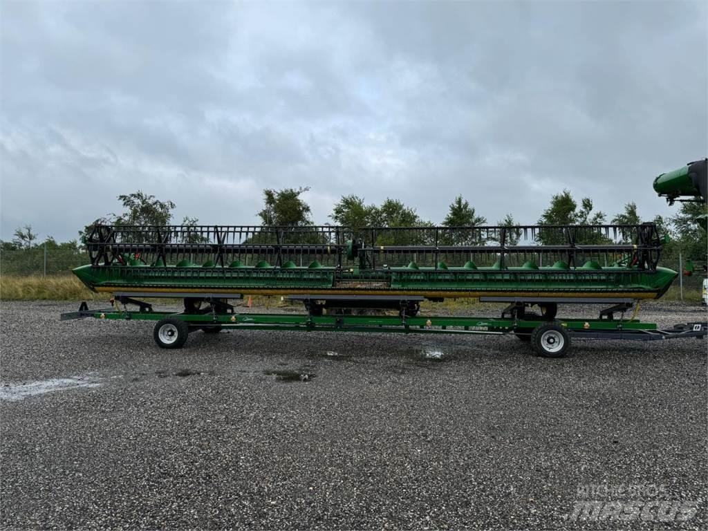 John Deere 740D Kombajnové hlavice