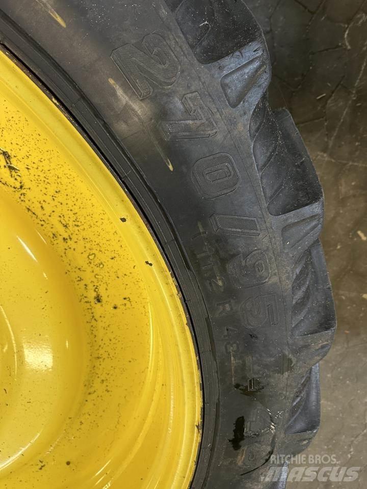 John Deere 740I Tažené postřikovače