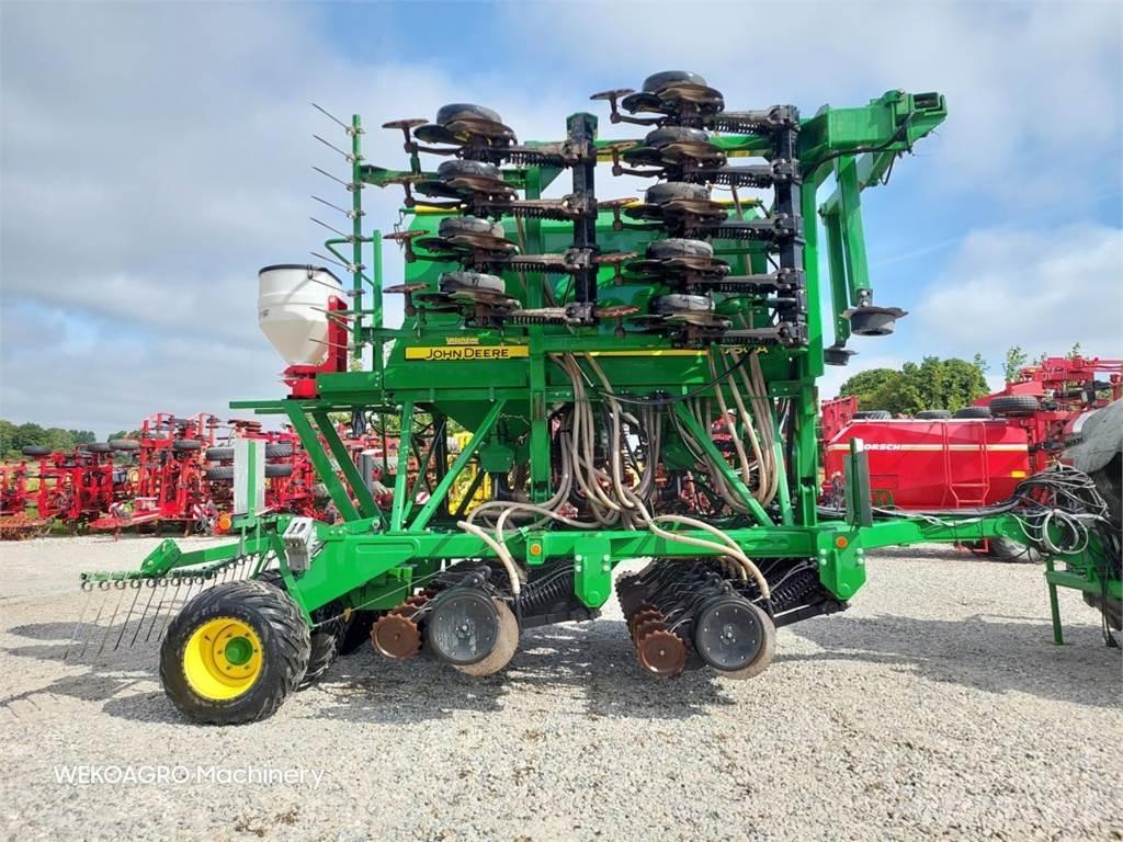 John Deere 750 A Mechanické secí stroje
