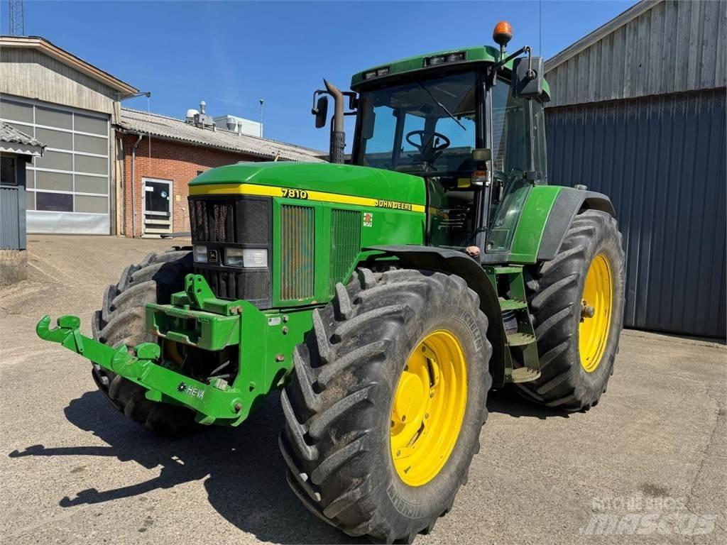 John Deere 7810 Traktory