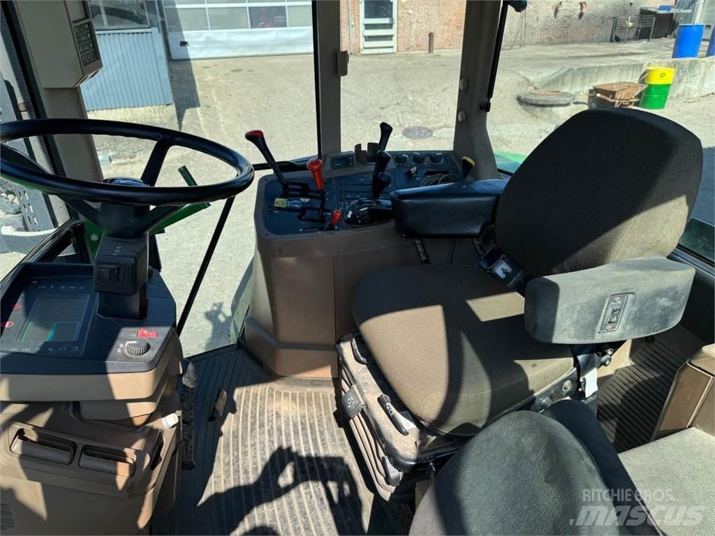 John Deere 7810 Traktory