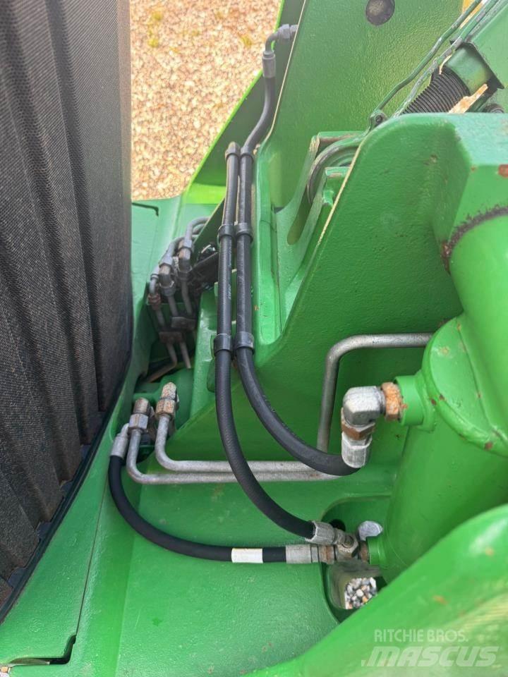 John Deere 8310R Traktory