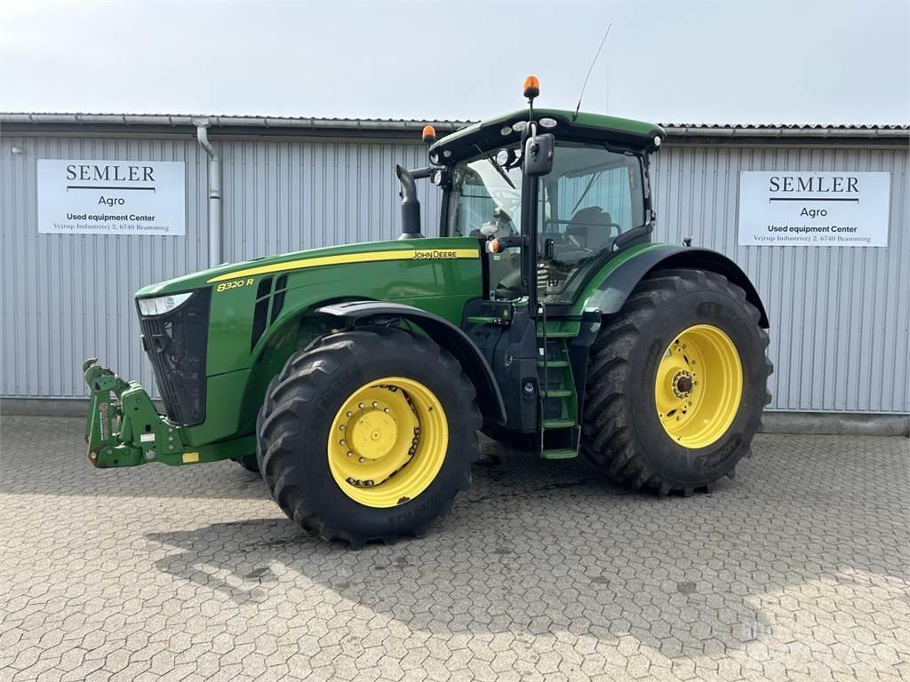 John Deere 8320R Traktory