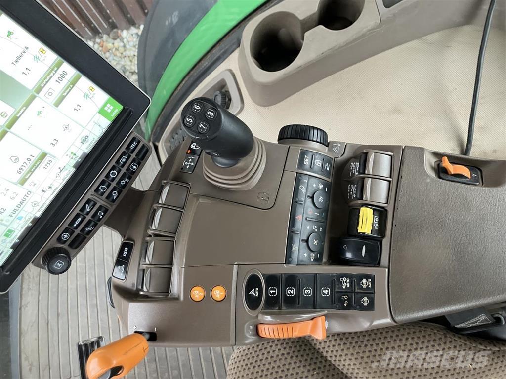 John Deere 8320R Traktory