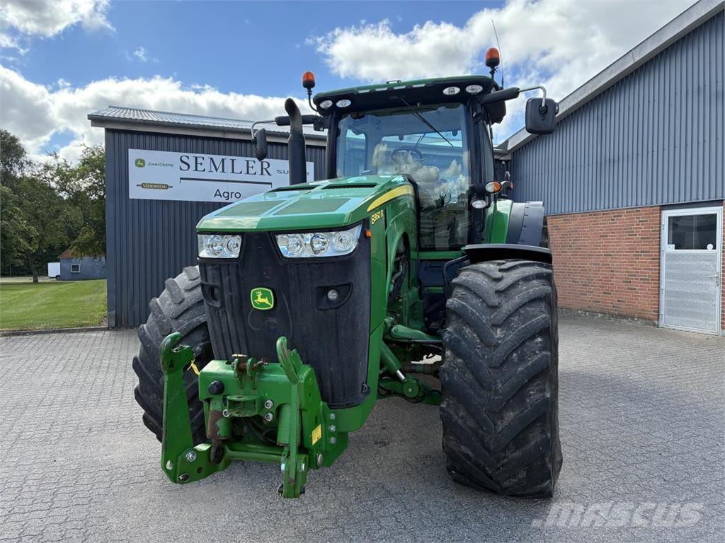 John Deere 8360 Traktory