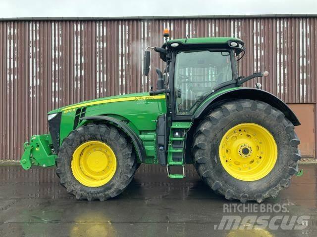 John Deere 8370R Traktory
